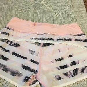NWOT Lulu🍋 Run Times shorts 4!